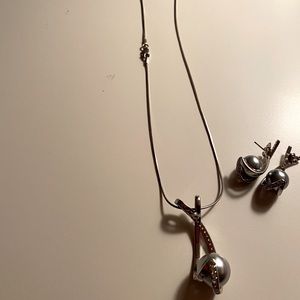 Silver and onyx pearl necklace and earrings